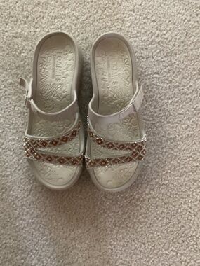 Skechers Women's Light Beige Sandal with Beaded Accent